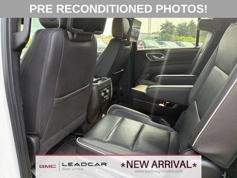 Used 2021 GMC Yukon XL SLT w/ Rear Media and Nav Package AWD/4WD image 22