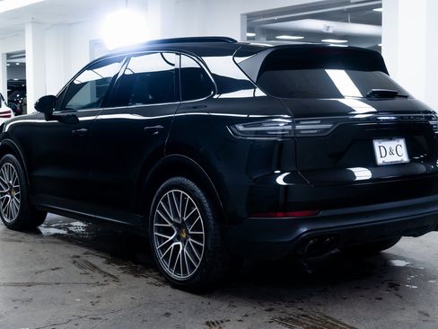 Used 2019 Porsche Cayenne Base image 4