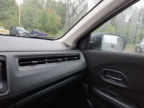 Used 2016 Honda HR-V EX image 18