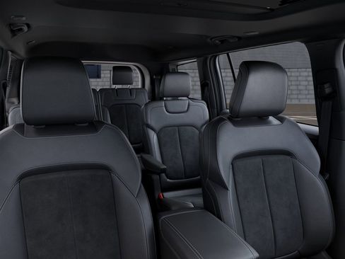 New 2025 Jeep Grand Cherokee L Altitude AWD/4WD image 26