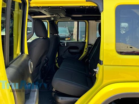 Used 2023 Jeep Wrangler Unlimited Rubicon 4xe w/ Steel Bumper Group AWD/4WD image 40