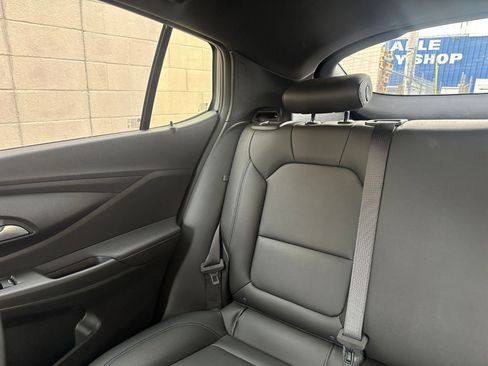 Used 2025 Buick Envista Sport Touring image 37