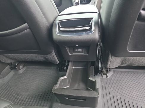 Used 2023 Cadillac XT6 Luxury FWD image 21