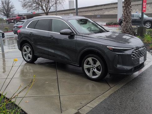 Used 2025 Audi Q5 Premium Plus w/ Premium Plus image 5