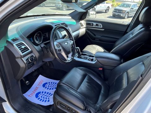 Used 2015 Ford Explorer XLT w/ Equipment Group 202B AWD/4WD image 6
