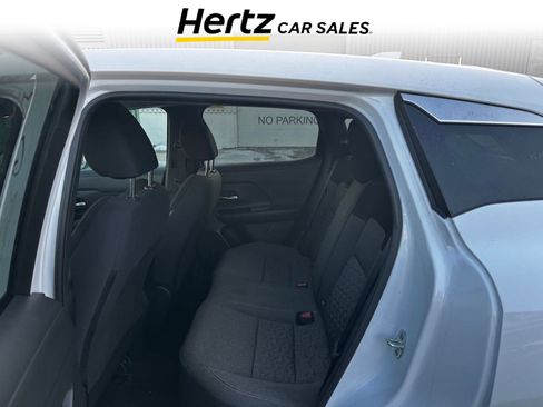 Used 2025 Nissan Kicks SV image 7