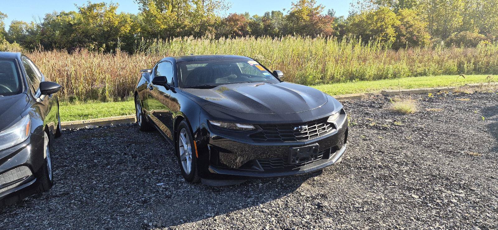 Used 2024 Chevrolet Camaro LT w/ Technology Package RWD image 2