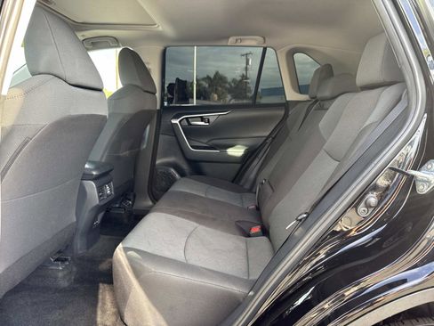 Used 2025 Toyota RAV4 XLE image 24