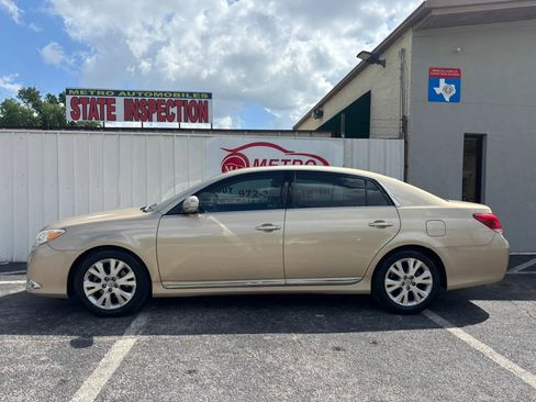 Used 2011 Toyota Avalon image 2