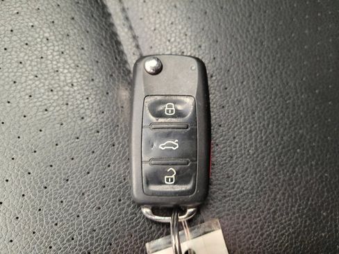 Used 2014 Volkswagen Jetta SE image 32