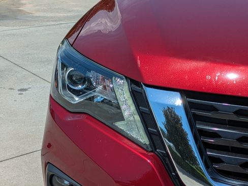 Used 2019 Nissan Pathfinder SL w/ SL Premium Package AWD/4WD image 7