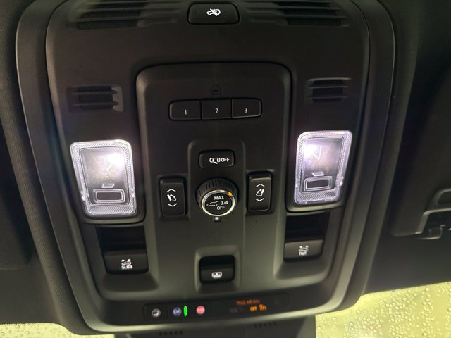 Used 2024 Cadillac Escalade Premium Luxury AWD/4WD image 23