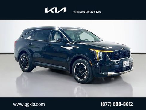 Used 2024 Kia Sorento S w/ Panoramic Sunroof Package image 1
