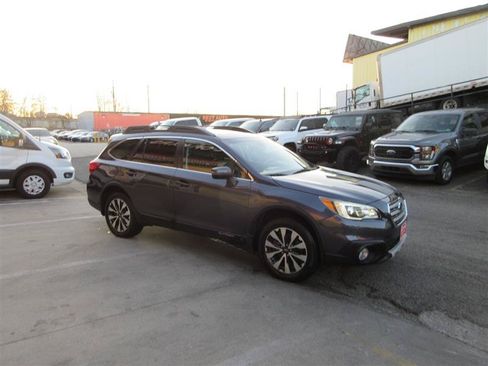 Used 2017 Subaru Outback 2.5i Limited AWD/4WD image 10