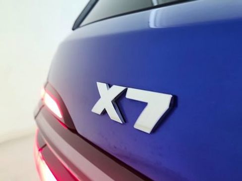 Used 2025 BMW X7 M60i image 18