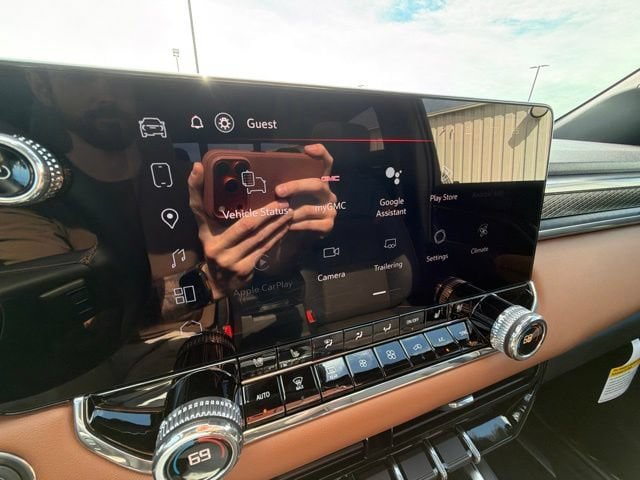 New 2026 GMC Canyon AT4 w/ Technology Plus Package AWD/4WD image 18