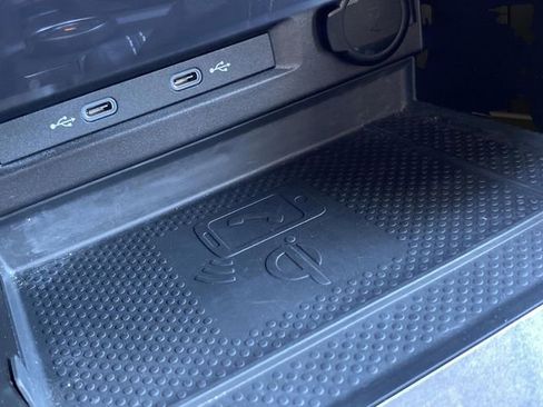 Used 2023 Volkswagen Tiguan SE image 23