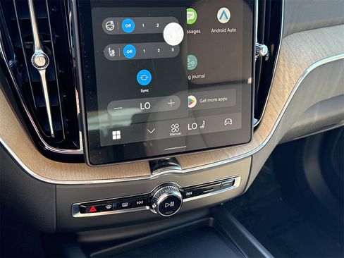 New 2026 Volvo XC60 B5 Core w/ Climate Package image 27