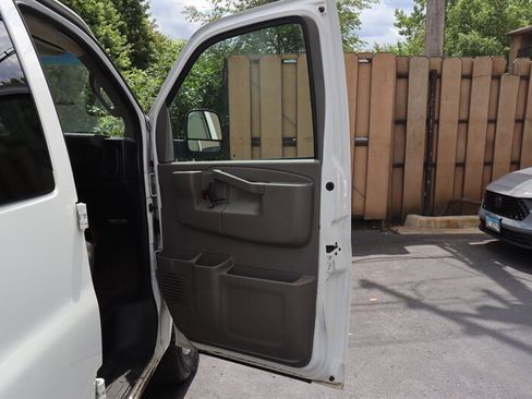 Used 2018 Chevrolet Express 3500 LT w/ LT Preferred Equipment Group RWD image 19