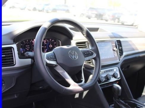 Used 2023 Volkswagen Atlas SEL AWD/4WD image 18
