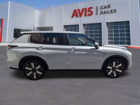 Used 2025 Mitsubishi Outlander SE AWD/4WD image 5