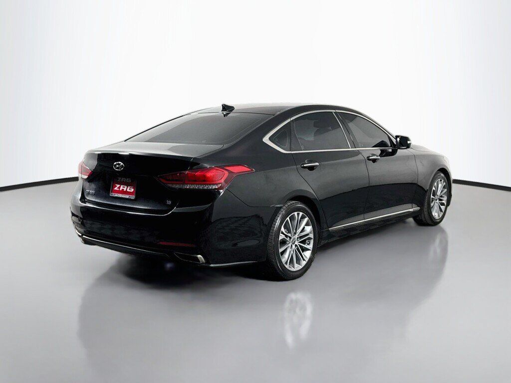 Used 2016 Hyundai Genesis 3.8 RWD image 5