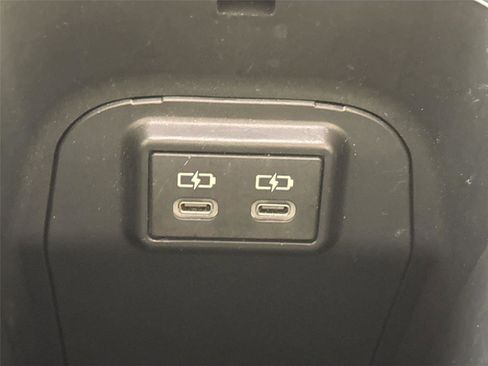 Used 2023 Toyota RAV4 LE image 32