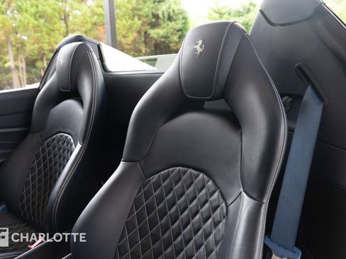 Used 2022 Ferrari F8 Tributo image 21