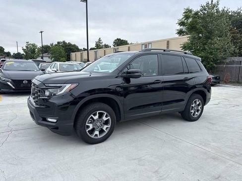 Used 2023 Honda Passport TrailSport image 3