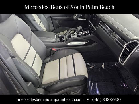 Used 2023 Porsche Cayenne Turbo image 34