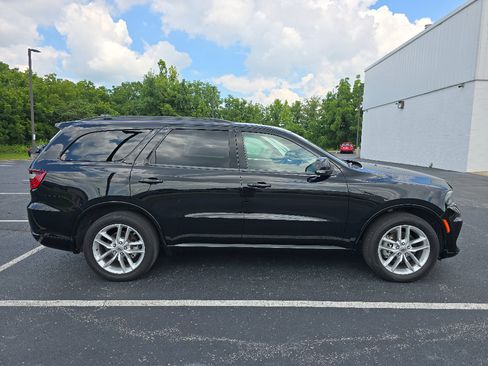 Used 2024 Dodge Durango GT RWD image 2