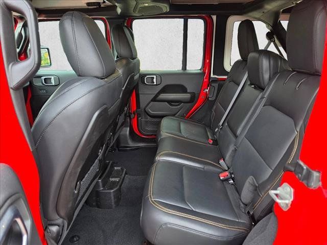 Used 2024 Jeep Wrangler Unlimited Sahara w/ Technology Group AWD/4WD image 11