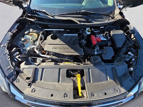 Used 2024 Nissan Rogue SV image 17