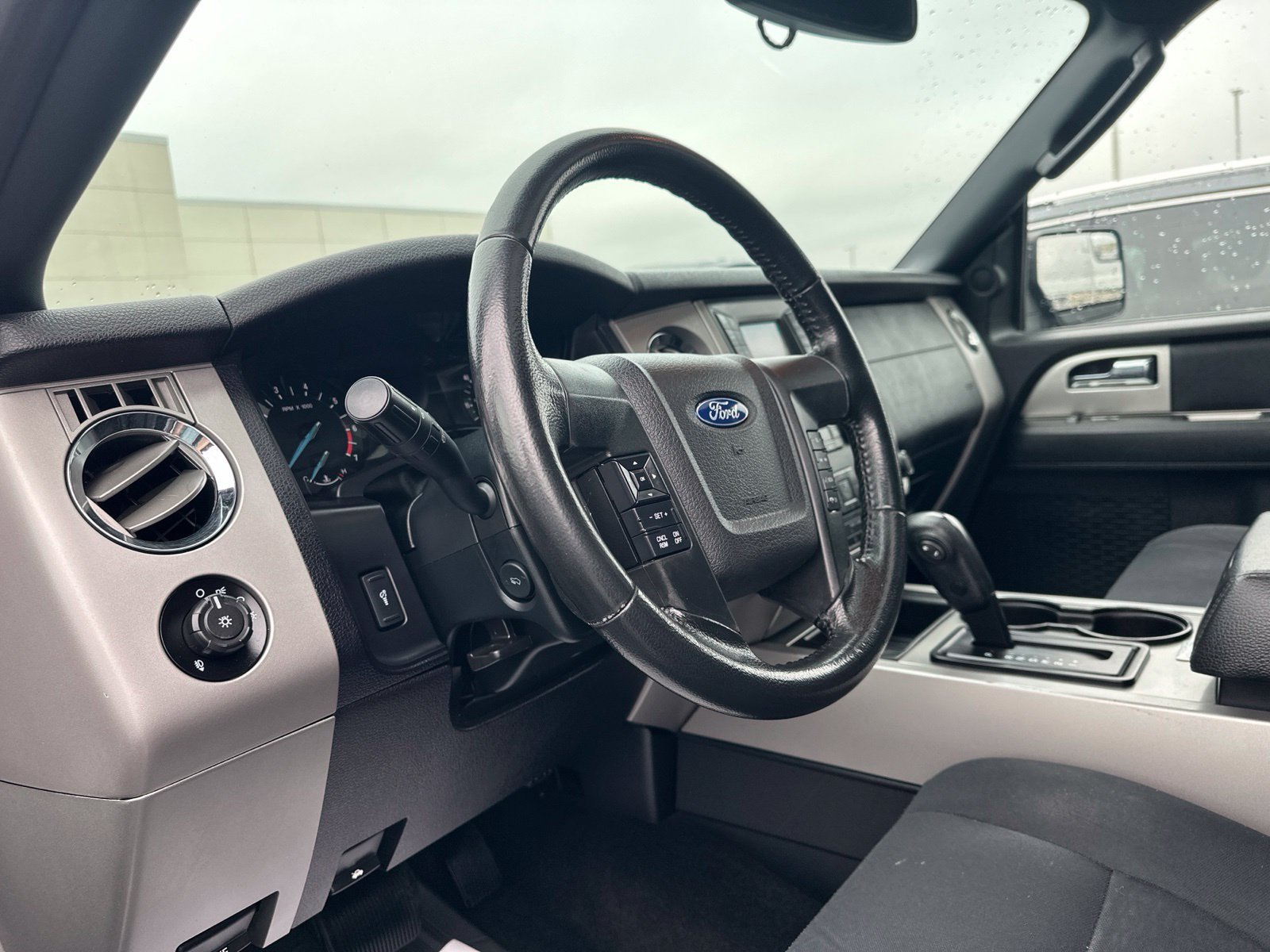 Used 2017 Ford Expedition XLT AWD/4WD image 15