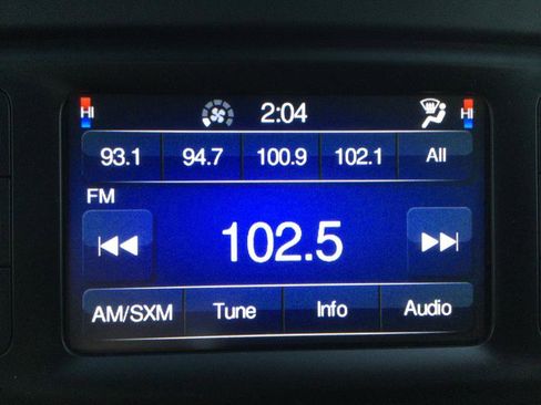 Used 2015 Chrysler 200 Limited w/ Convenience Group image 11