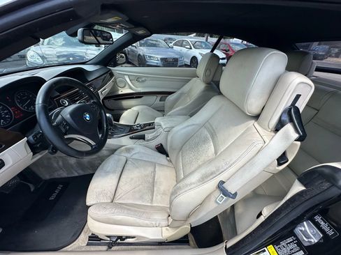 Used 2011 BMW 328i Convertible image 17