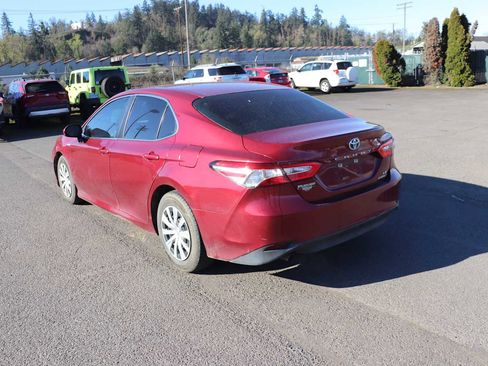 Used 2018 Toyota Camry LE image 7