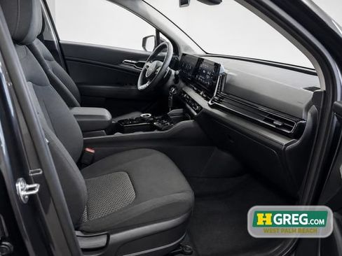 Used 2023 Kia Sportage LX AWD/4WD image 16