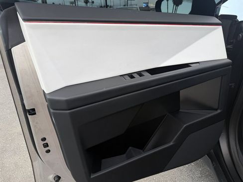 Used 2024 Tesla Cybertruck AWD Crew Cab image 14