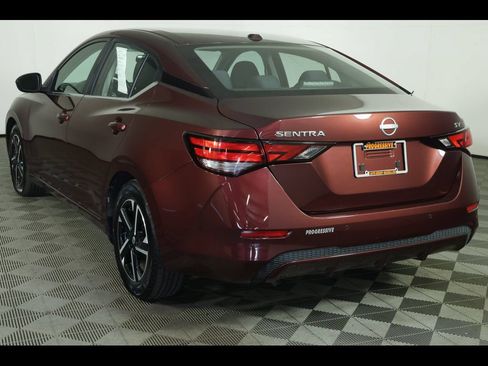 Used 2024 Nissan Sentra SV FWD image 11