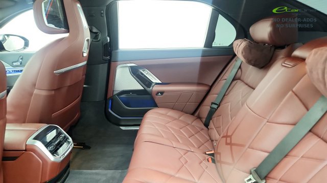 Used 2025 BMW i7 eDrive50 w/ M Sport Package RWD image 47