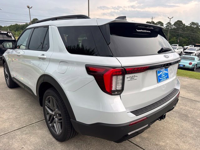 Used 2026 Ford Explorer ST-Line w/ ST-Line Street Pack AWD/4WD image 5