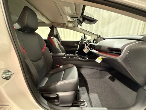 New 2026 Toyota Prius Plug-In Hybrid FWD image 21