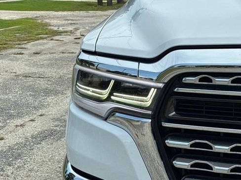 Used 2025 RAM 1500 Limited AWD/4WD image 9