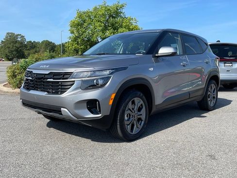 Certified 2026 Kia Seltos LX AWD/4WD image 3