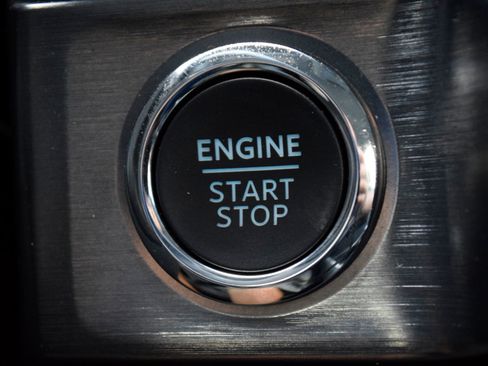 Used 2025 Ford F350 Lariat w/ FX4 Off-Road Package image 15