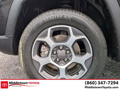 Used 2022 Jeep Compass Trailhawk AWD/4WD image 9