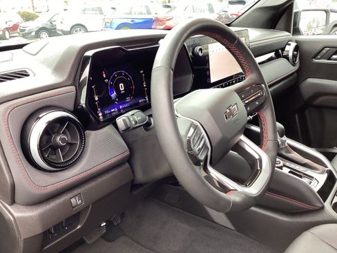 Used 2023 Chevrolet Colorado Z71 w/ Z71 Convenience Package 2 image 11