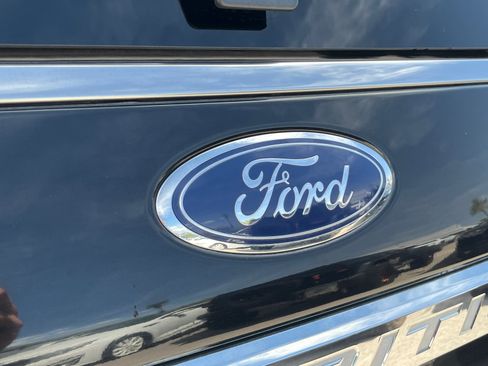 Used 2019 Ford Expedition XLT AWD/4WD image 32