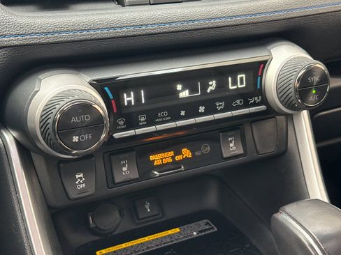 Used 2020 Toyota RAV4 XSE image 23